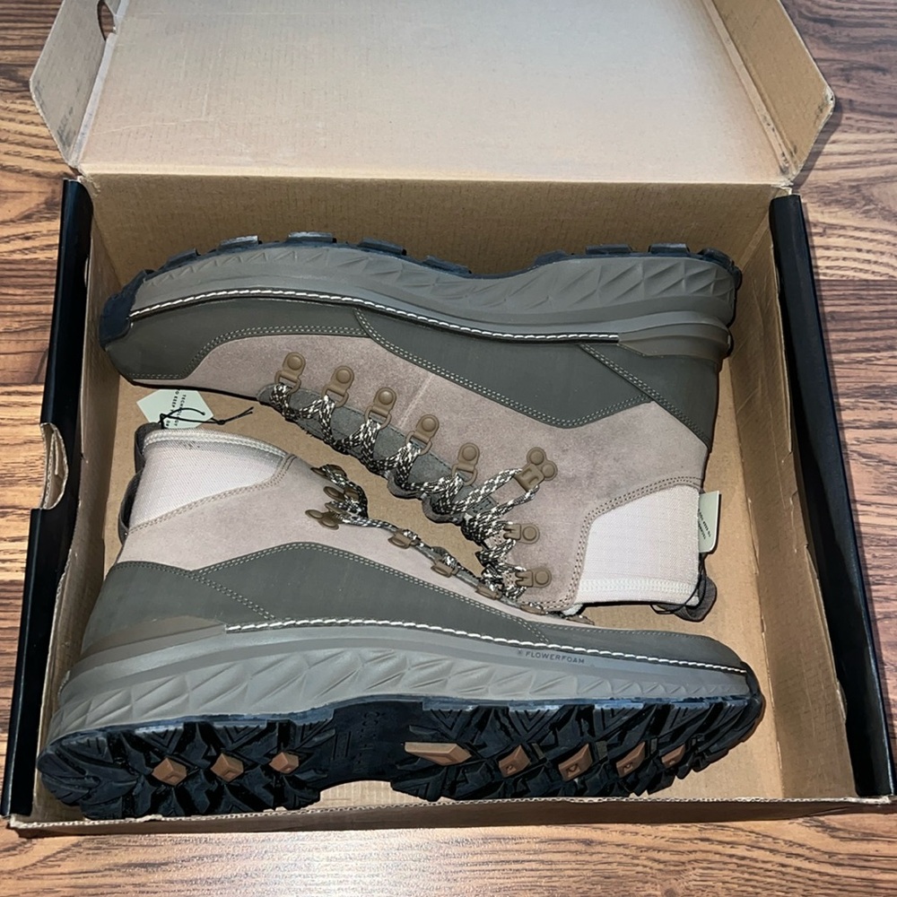 Cole Haan Men's Olive Green and Beige Hiking Boots
